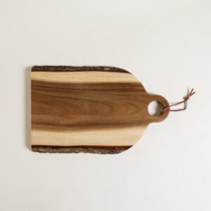 TABLA DE ACACIA CON CORTEZA 36X22 CM - Bazar