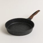 SARTEN NEGRO GRANITE MANGO DE SILICONA SIMIL MADERA 28 CM