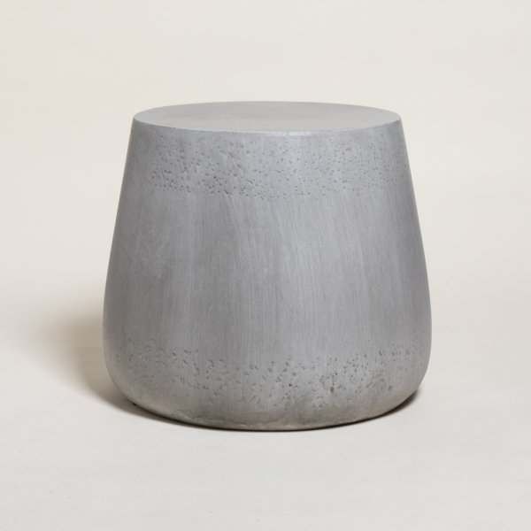 MESA DE ARRIME REDONDA CEMENTO 41X47,5 CM