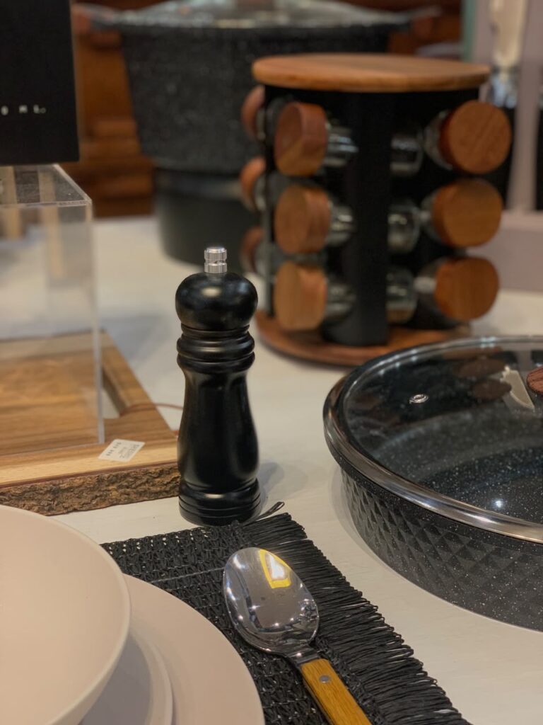 Pimentero Negro 15cm