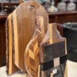 TABLA DE ACACIA CON CORTEZA 36X22 CM